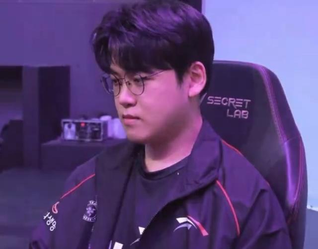 W7M 正在加强阵容，试图签下一名来自 Sharks Youngsters 的有前途的狙击手；