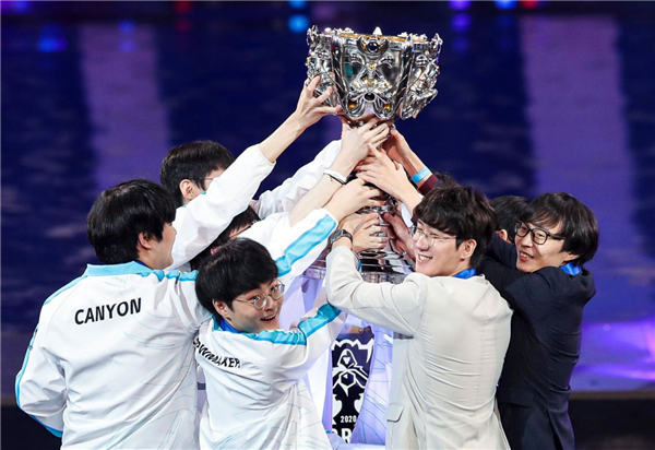 【前瞻】2025LPL春季赛季后赛EDG vs RNG，猪狗大战2.0谁能杀出败者组？