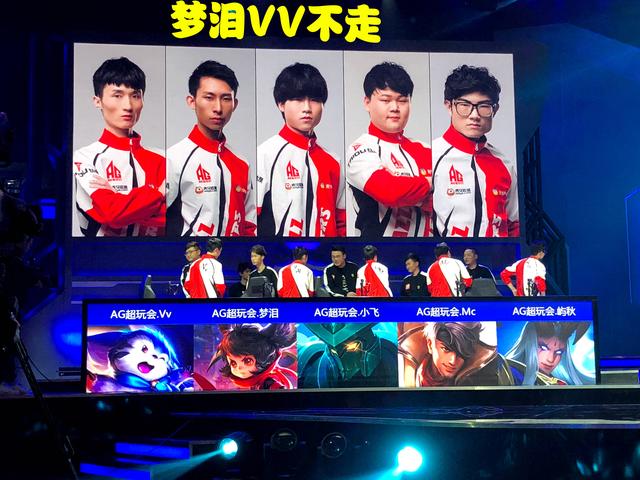 Falcons 在 ESL Pro League Season 22 半决赛中以 2：0 战胜 Mouz ，晋级总决赛;