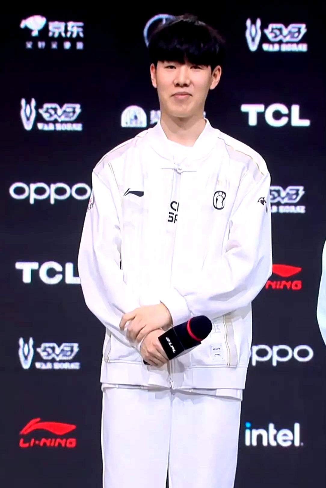 TES赛后群访 Qingtian：当时没想过要1v3，操作成功后队友都在叫