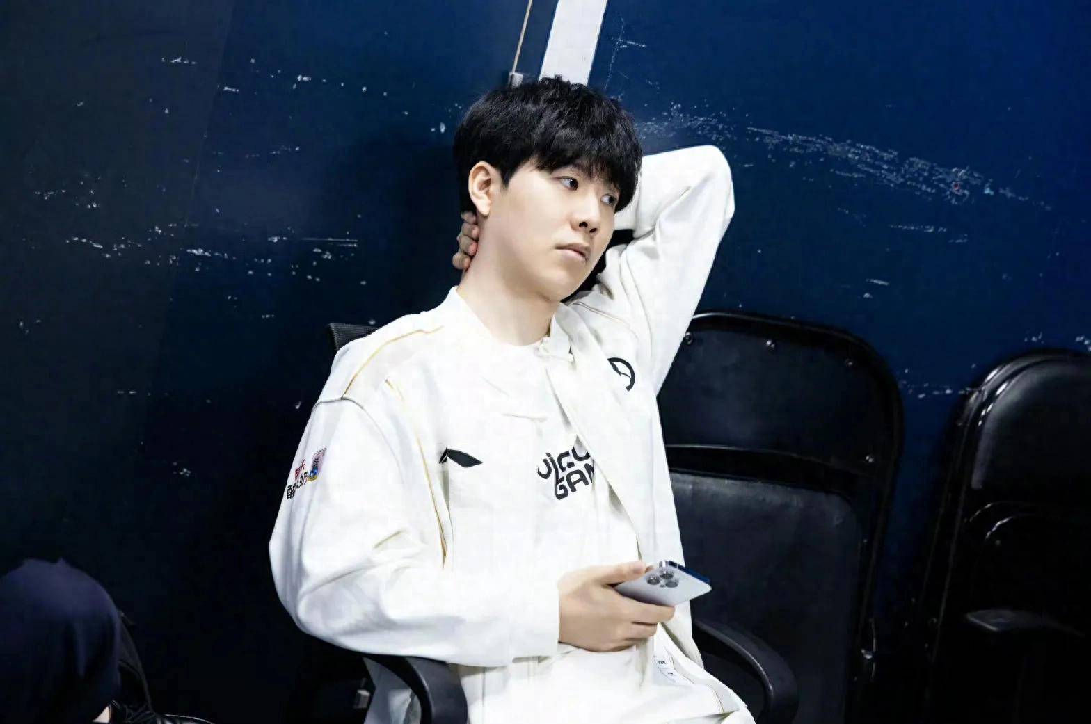 媒体：G2 禁止 m0NESY 在 PGL 布加勒斯特 2025 上与媒体发言