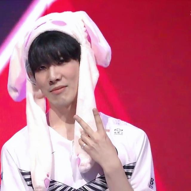 里程碑： Weibo Gaming 上单选手 Breathe 达到第500次 LPL 出场