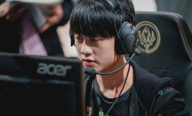 资讯远距开镜爆头？竞技高手还是开挂先生？